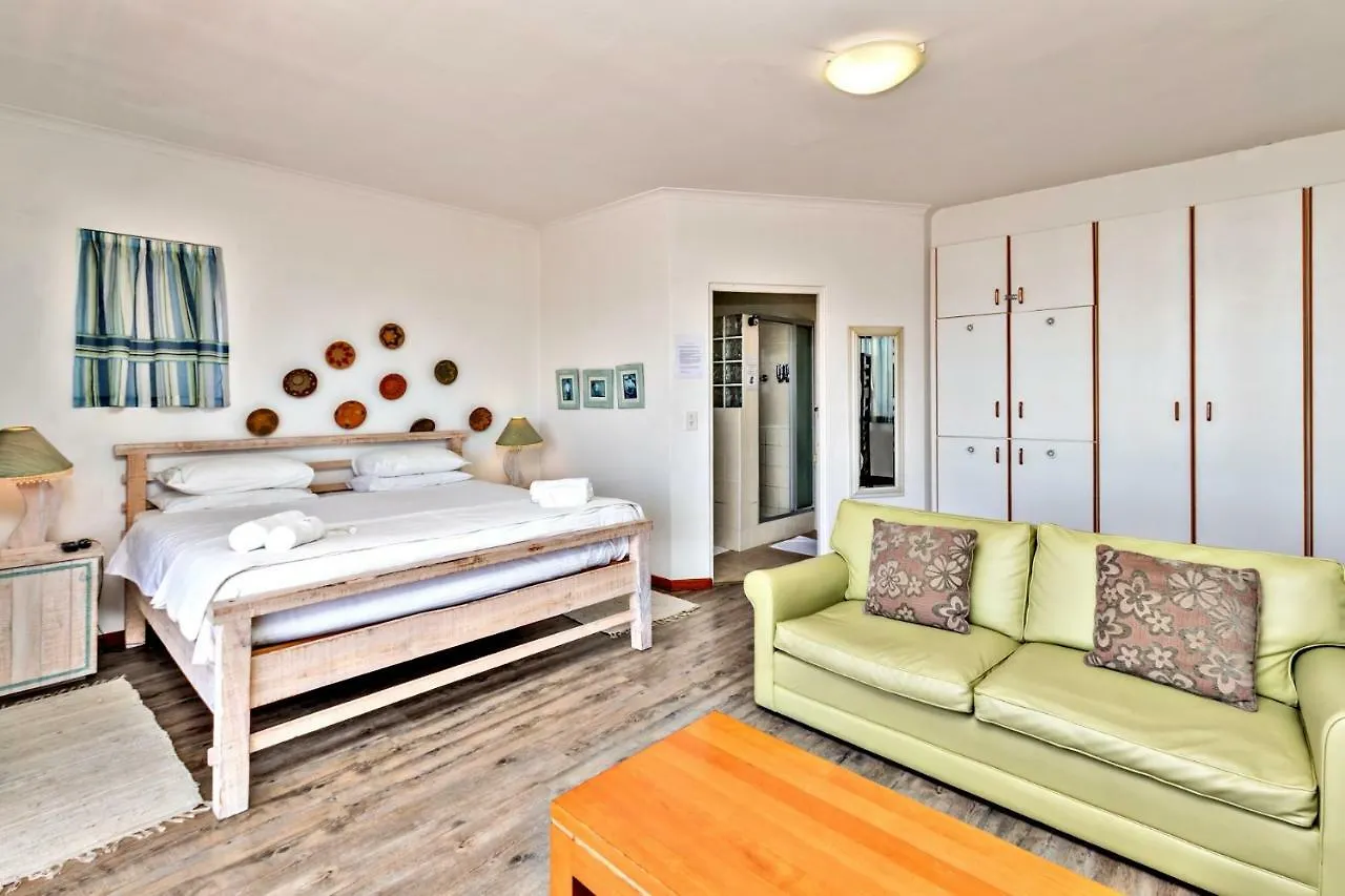 Guest house Lakeside Lodge Cape Town